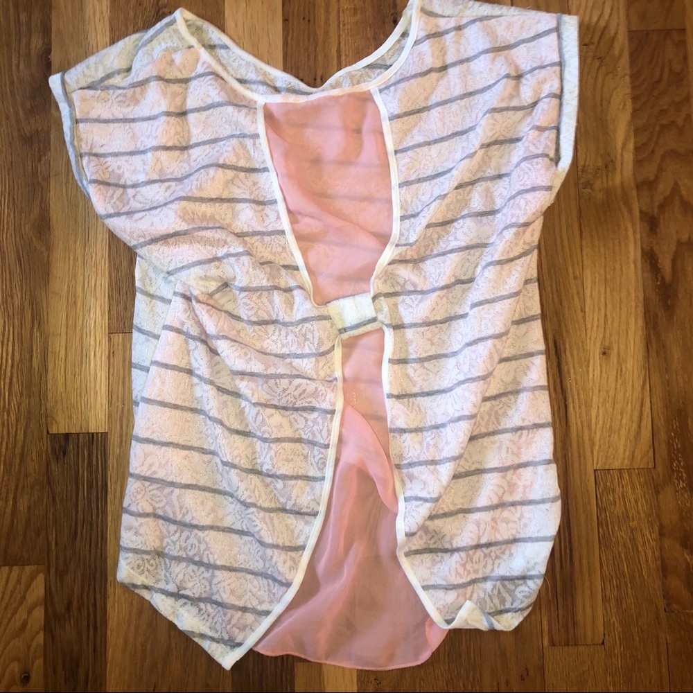 ๐ Beautiful Top ๐ - Picture 3 of 3